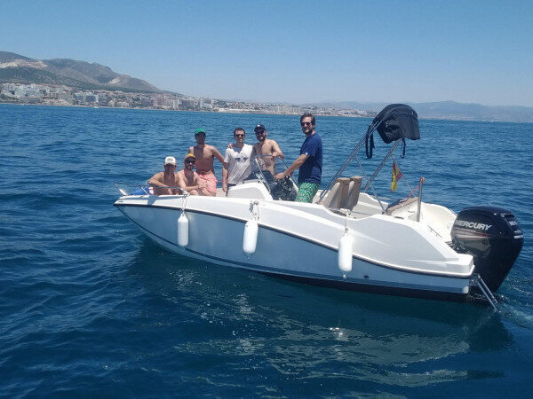 Malaga, ispanya'da mükemmel bir Motorlu tekne ile muhteşem 4 Saatlik Yelken gezisi