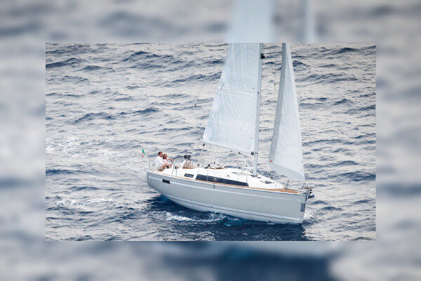 Elegant sailing yacht weekly charters Sicily-Italy