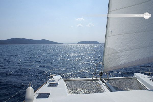 Καταμαράν Charter Island Spirit Cruising στο Σκάρμπορο της Αυστραλίας