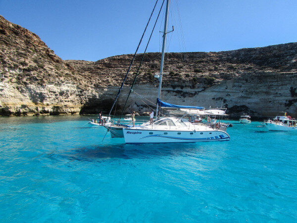 Καταμαράν Charter Island Spirit Cruising στο Σκάρμπορο της Αυστραλίας