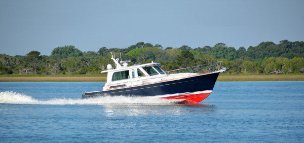 Motorboot huren in Athene, Griekenland
