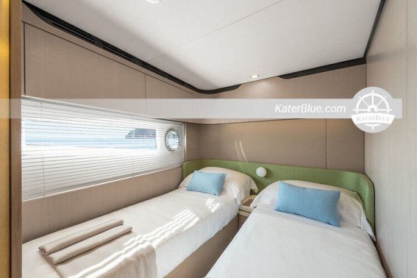 Catamarán de crucero en Whitehaven, Reino Unido