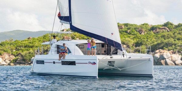 Alquilar un catamarán Bali en Málaga, España