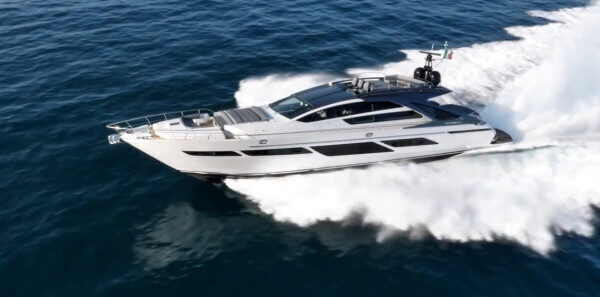 Sewa Perahu Motor 92 kaki di Nice, Prancis