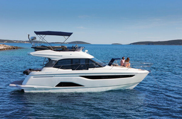 Alquilar el yate a motor Bavaria R40 en Granada, Motril, España