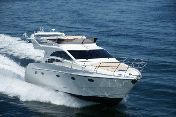 Charter des Motorboots Enterprise Marine 420 in Zouk Mosbeh, Libanon