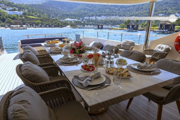 Najam motorne jahte Special Vetro u Marmarisu Muğla, Turska