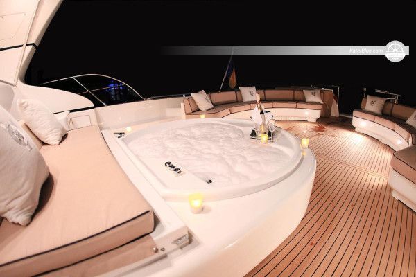 Najam motorne jahte Special Mina Model u Marmarisu, Muğla, Turska