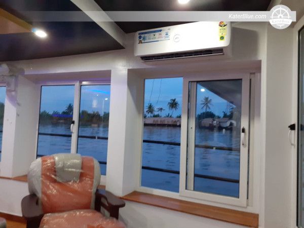 Handmade Premium Houseboat Charter in Kerala, India