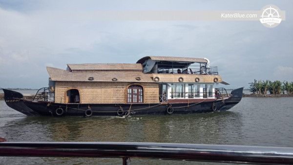 Handmade Premium Houseboat Charter in Kerala, India