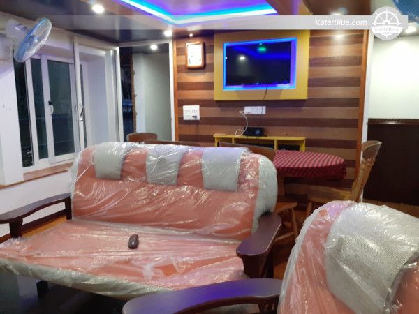 Handmade Premium Houseboat Charter in Kerala, India