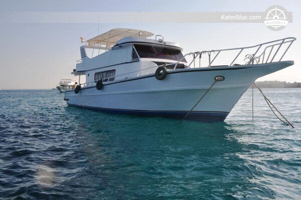 24-hour yacht charter with fishig along Red Sea, Hurghada, Egypt