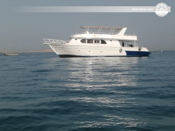 Noleggio yacht privato di 24 ore per una battuta di pesca lungo la costa del Mar Rosso a Hurghada, Egitto