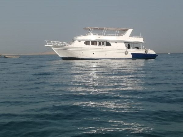 Mısır'ın Hurghada kentinde Kızıldeniz kıyısı boyunca 24 saatlik balık avı gezisi.
