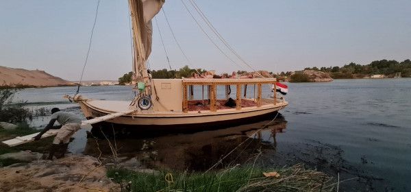 رحلة بحرية رائعة على متن قارب شراعي مع وجبة إفطار في جزيرة أسوان، مصر