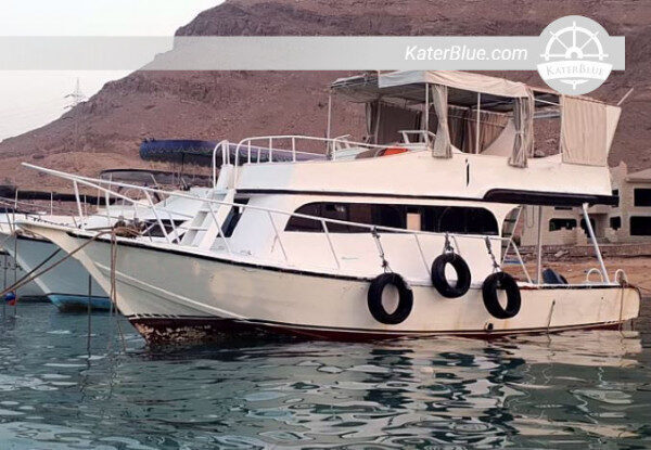 استئجار قارب بمحرك ليوم كامل لعشرة ضيوف في السخنة، الغردقة، مصر