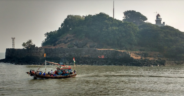 Perfekt dagsture speedbåd charter til khandari fort, Alibag, Indien