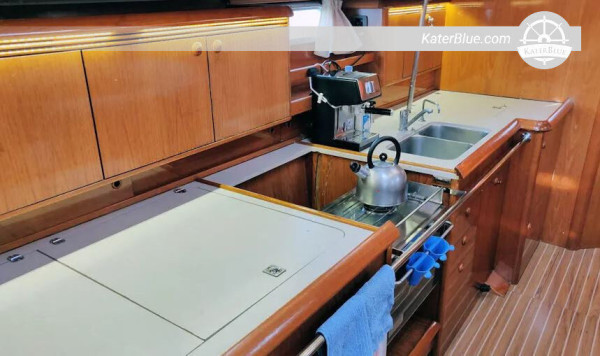 Sailing yacht trip for 2 weeks to Santorini islands with sail training and bareboat skipper license