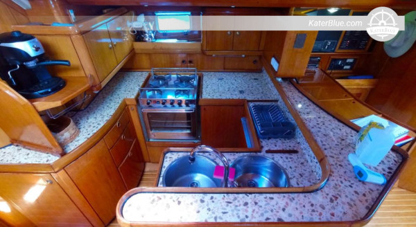 Sailing boat trip for 2 weeks at Mediterranean/Aegean sea with IYT-certified training course