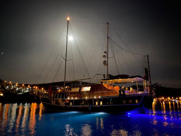 Noleggio caicco di un'intera giornata per 12 ospiti a Fethiye, Muğla, Turchia