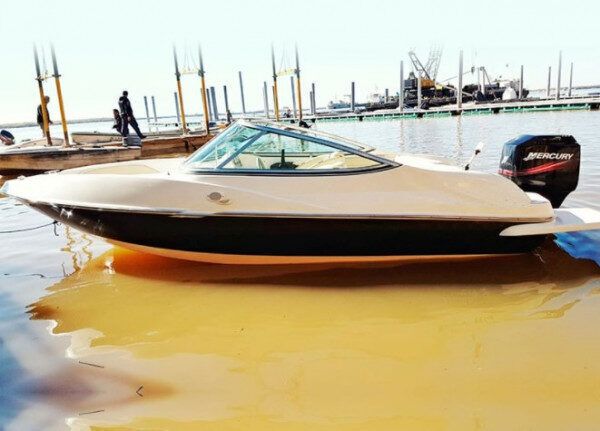 Selebaran Kapal Motor 2022 V165 untuk Dijual di Rosario Santa Fe Argentina