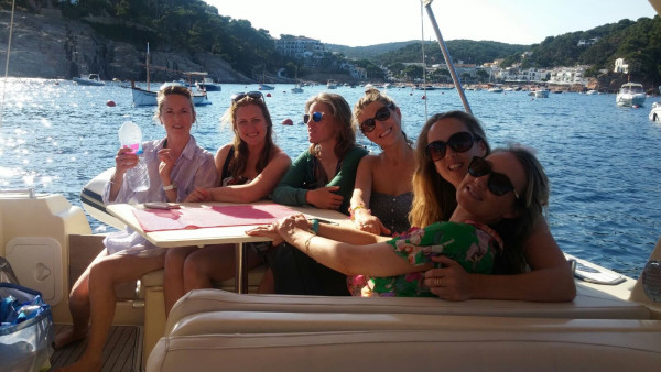 Incredibile viaggio a vela di 2 ore in barca a motore a Barcellona, Spagna