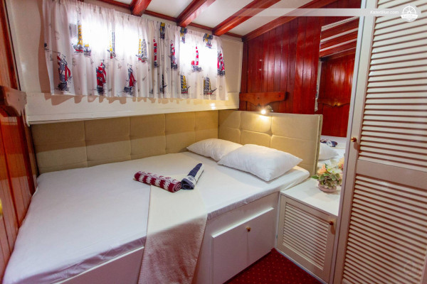 Fishing Charter and Snorkeling experiences with a charming sailing yacht in Dubrovnik, Croatia
