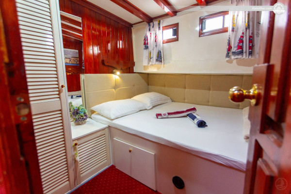 Fishing Charter and Snorkeling experiences with a charming sailing yacht in Dubrovnik, Croatia