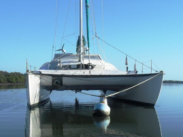 Catamarán de crucero en Whitehaven, Reino Unido