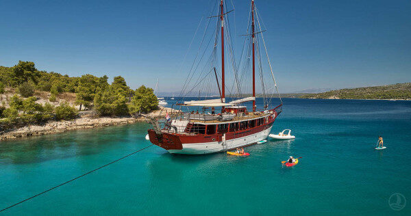 7 days Water Skating and Kayak Surfing Experiences with an Amazing Sailing Yacht in Dubrovnik, Croatia