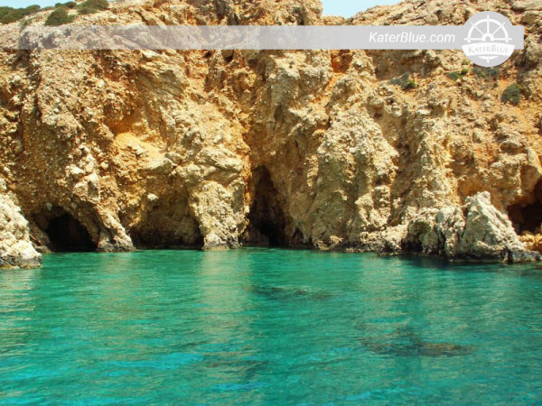 Yunanistan'ın Piso Livadi kentinden 50 kişiye kadar kapasiteli bir kayıkla Koufonisia'ya günübirlik gezi.