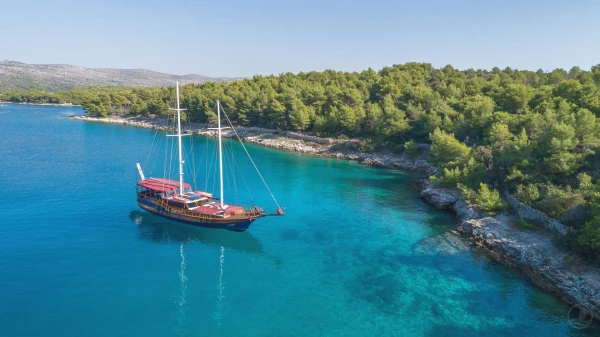 Sukellusta, vesiluistelua ja kajakkisurffausta ihanalla Homy Guletilla Dubrovnikissa, Kroatiassa