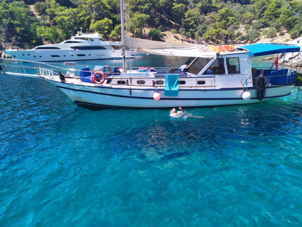 Fethiye Muğla, Türkiye'de Günlük Özel Günlük Mavi Fethiye Koyları Günübirlik Gezisi