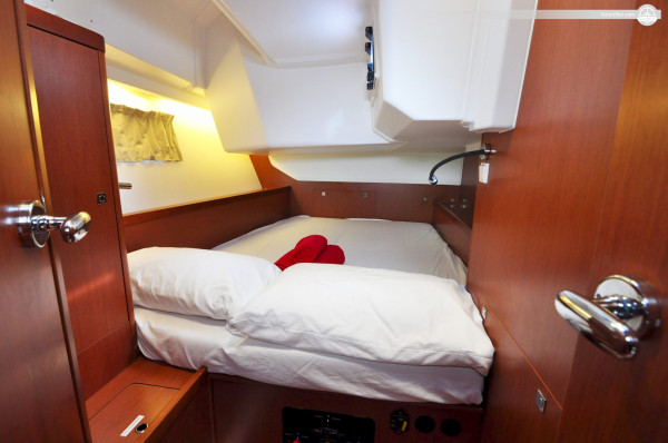 Modern prestandayacht Beneteau Oceanis 41 Express-Experience i Barcelona, ​​Spanien