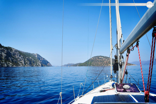 Sailing Cruise in Thessaloniki Bay with a fantastic Sailing Yacht in Halkidiki Greece