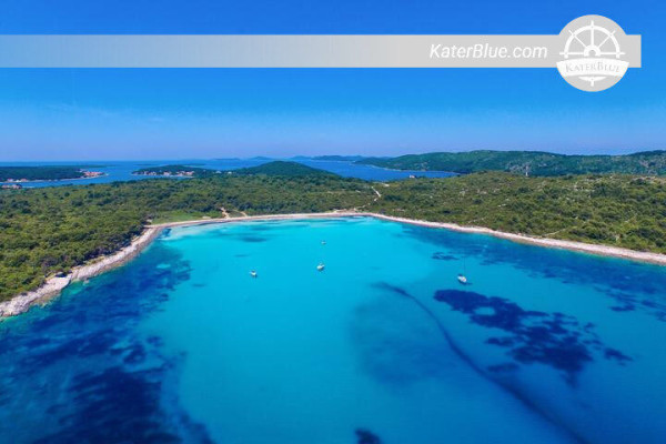 Sail around Sakuran Beach on Marine 650 Open motor yacht in Zadar, Croatia