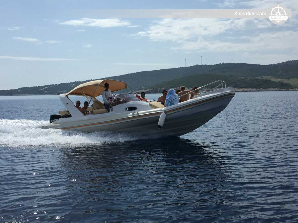 Charmoso passeio semanal de barco em Paleo Faliro, Grécia.