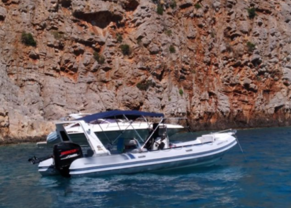 Half-Day on Motor Boat Predator-Experience high-season in Chania, Greece