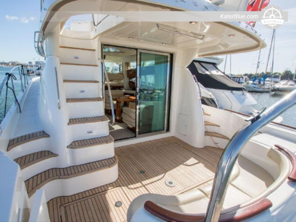 Charter diário de iate a motor de luxo Ghajnsielem-Malta