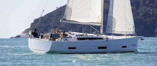 Fabulous Sailing Trip with a nice-looking and comfortable Sailing Yacht in Lavrio, Greece