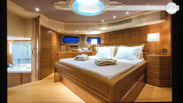 Luxe jacht te huur voor uw vakantie in Athene, Griekenland.