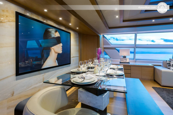 Luxe jacht te huur voor uw vakantie in Athene, Griekenland.