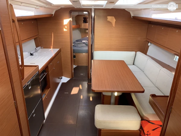 Fabulous Sailing Trip with a nice-looking and comfortable Sailing Yacht in Lavrio, Greece