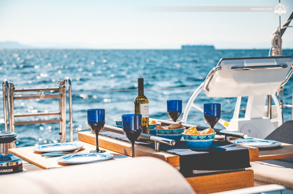 Croisière agréable à bord d'un magnifique yacht à Alimos, en Grèce