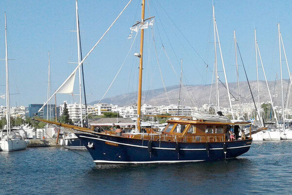 De beste manier om de Griekse eilanden te verkennen met een gulet charter vanuit Athene, Griekenland.