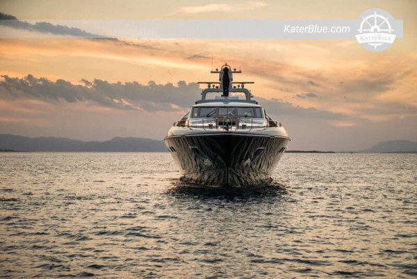 Luxe jacht te huur voor uw vakantie in Athene, Griekenland.