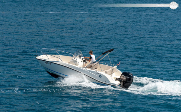 فرص لخوض مغامرة مائية مع قارب RIB Quicksilver 605 Active Open في تروغير، كرواتيا