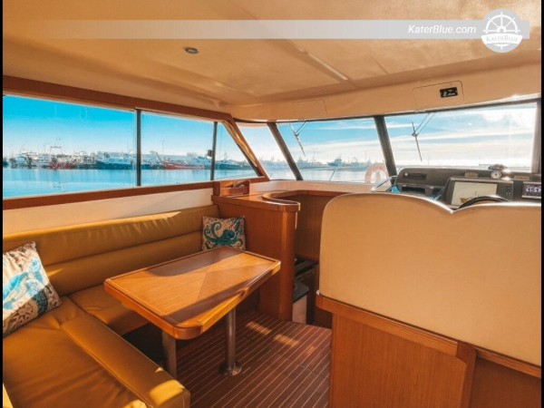 Crossing to the Islands in Low Season with Motor Boat Featon-Experience in Alicante, Spain