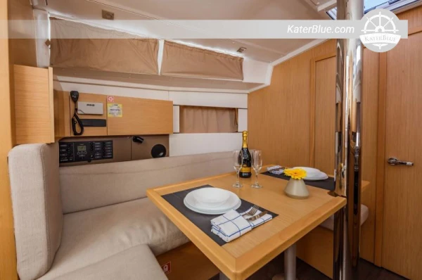 En ultimativ sejlbåd til charter i Trogir, Kroatien