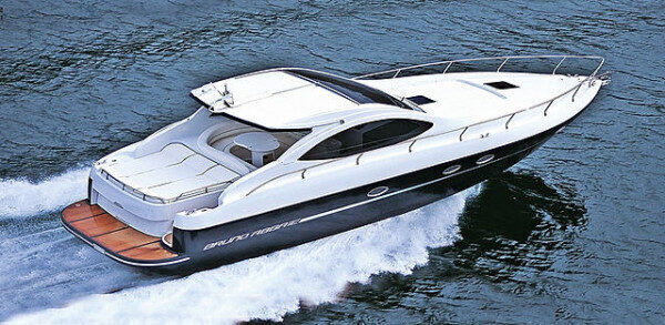 Half-Full Day in Low Season With Elegant Luxurious Aesthetics Motor Yacht for Your Cruising Experience in Ornos, Greece